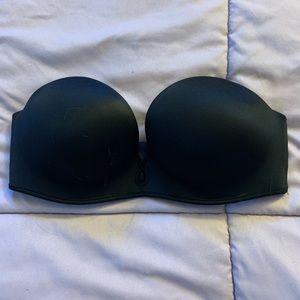 Black Bombshell Strapless Bra